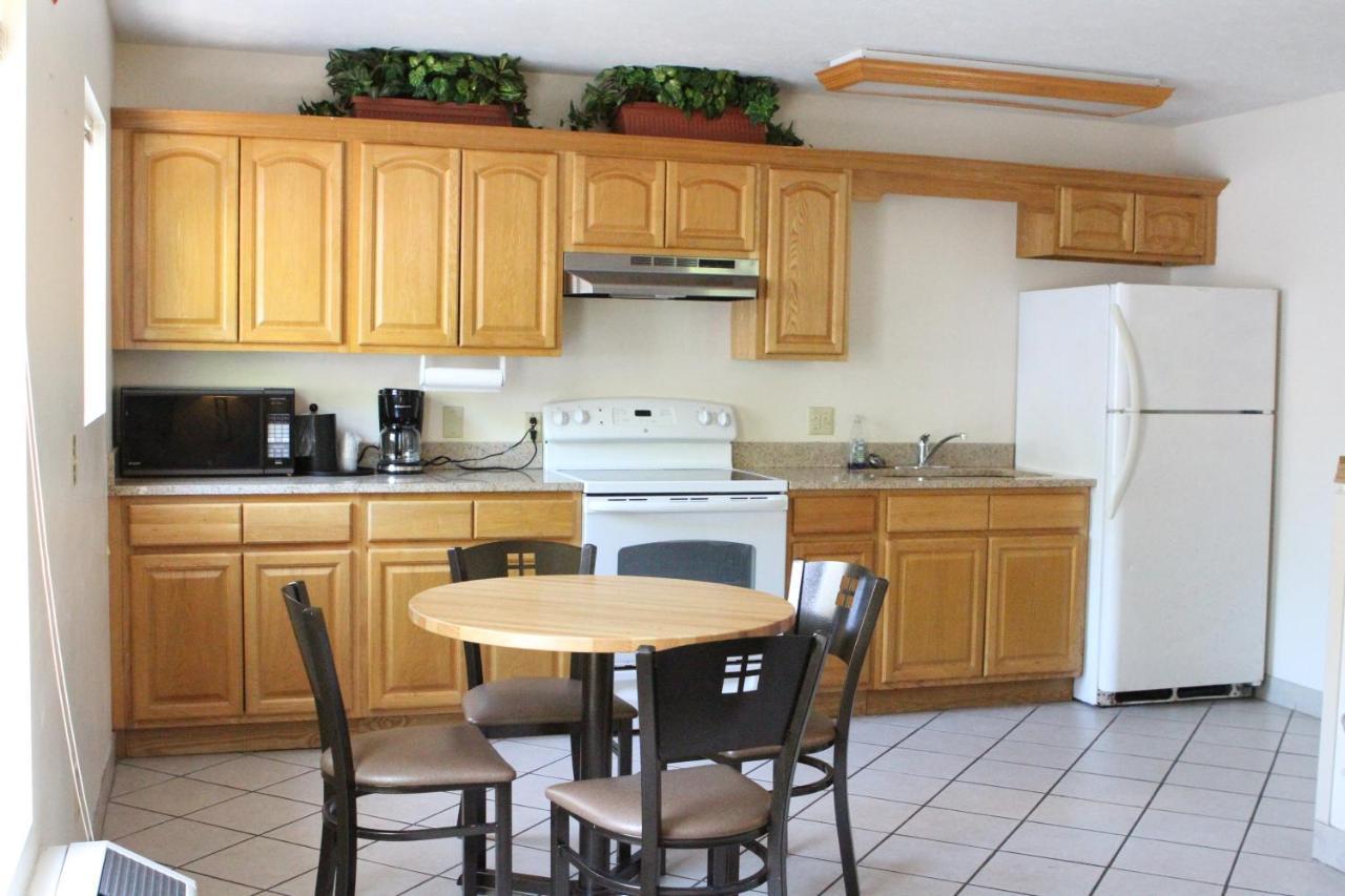 Three-Bedroom Apartment,1244520793:JPEG